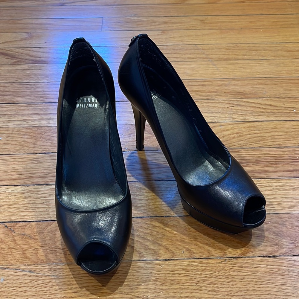 stuart weitzman black leather peep toe heels